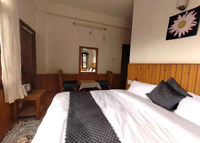 Tsukimi Homestay, Naggar, Manali