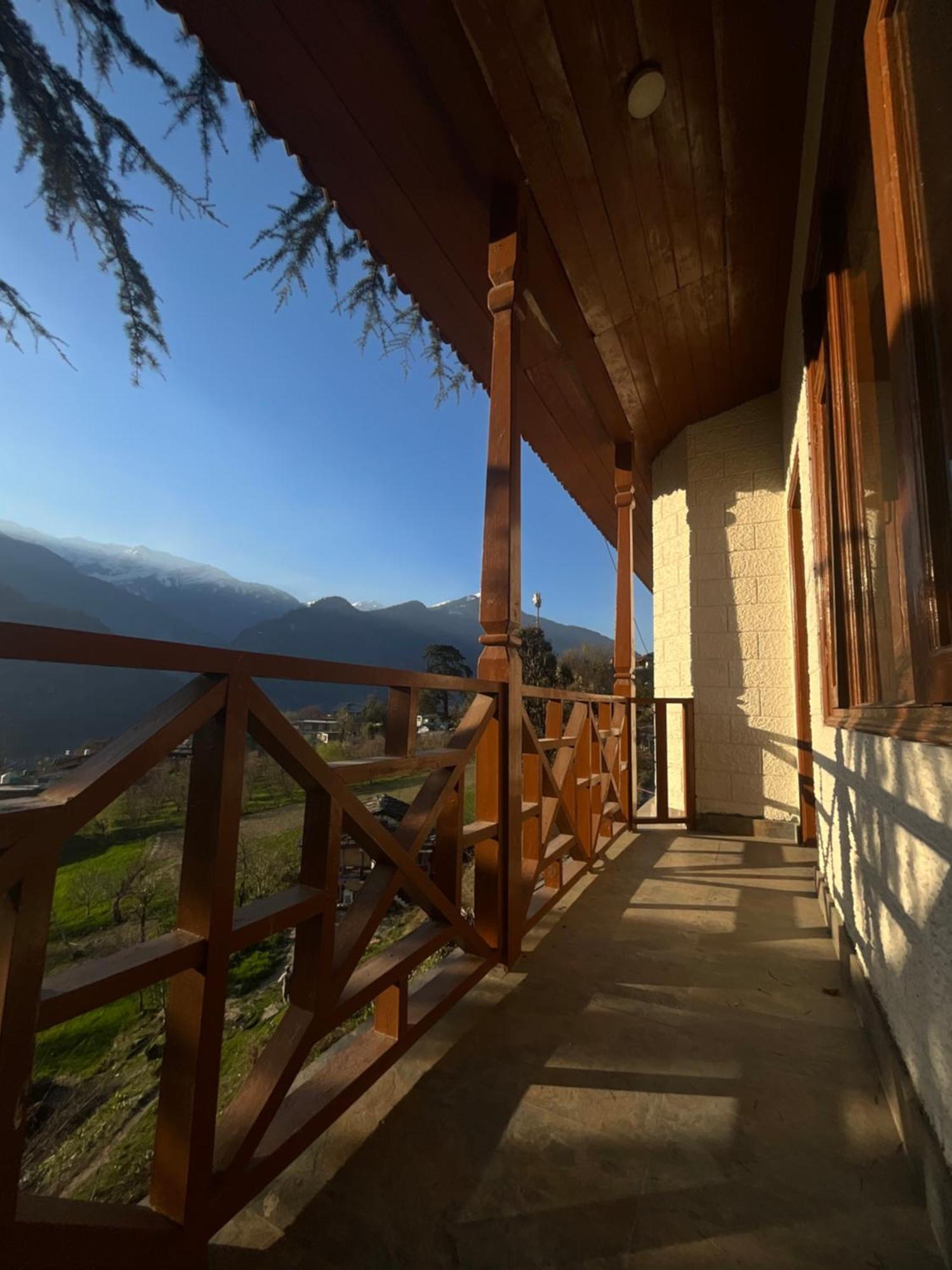 Tsukimi Homestay, Naggar, Manali *