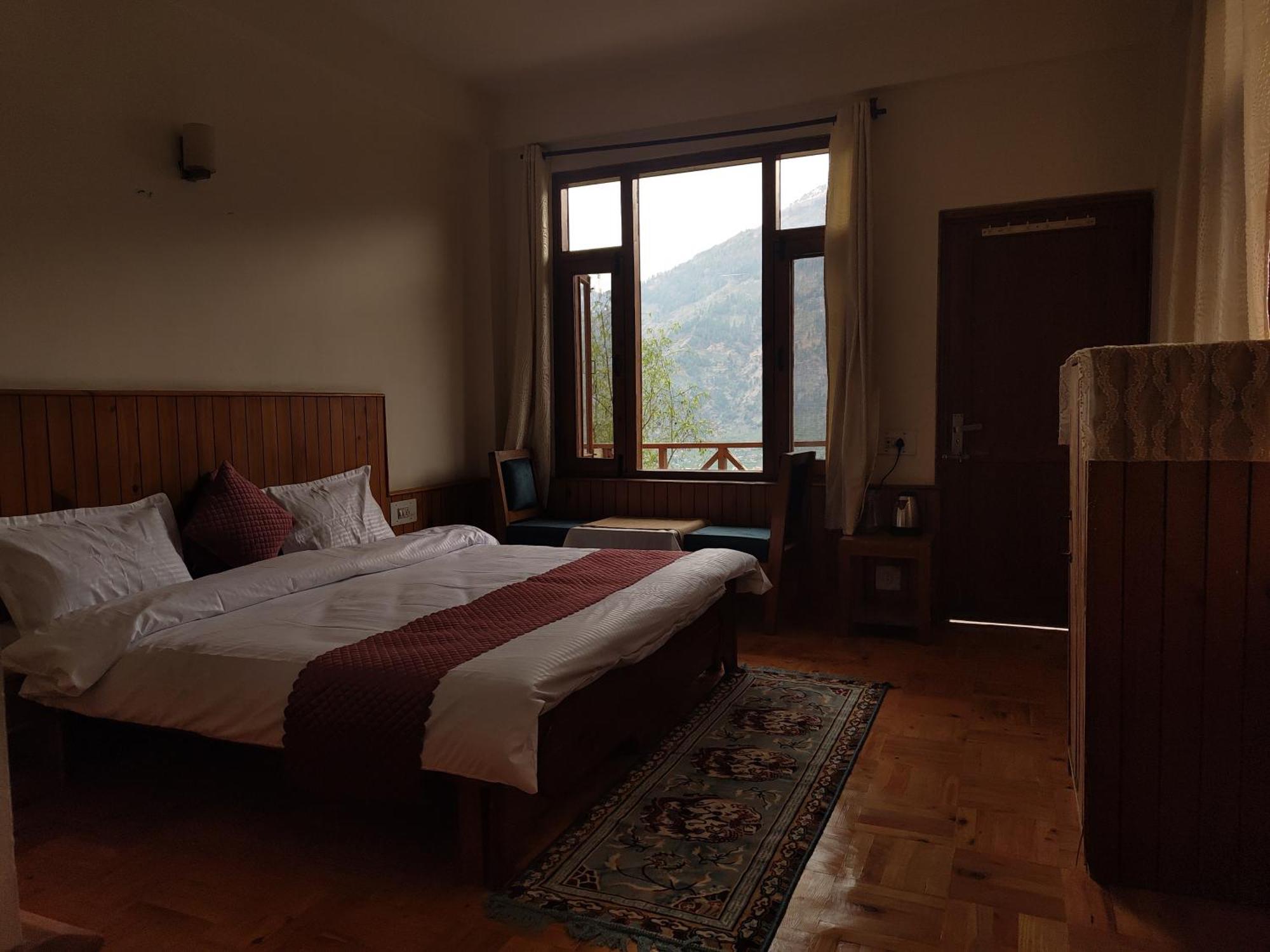 Tsukimi Homestay, Naggar, Manali * Nagar (Himachal Pradesh)
