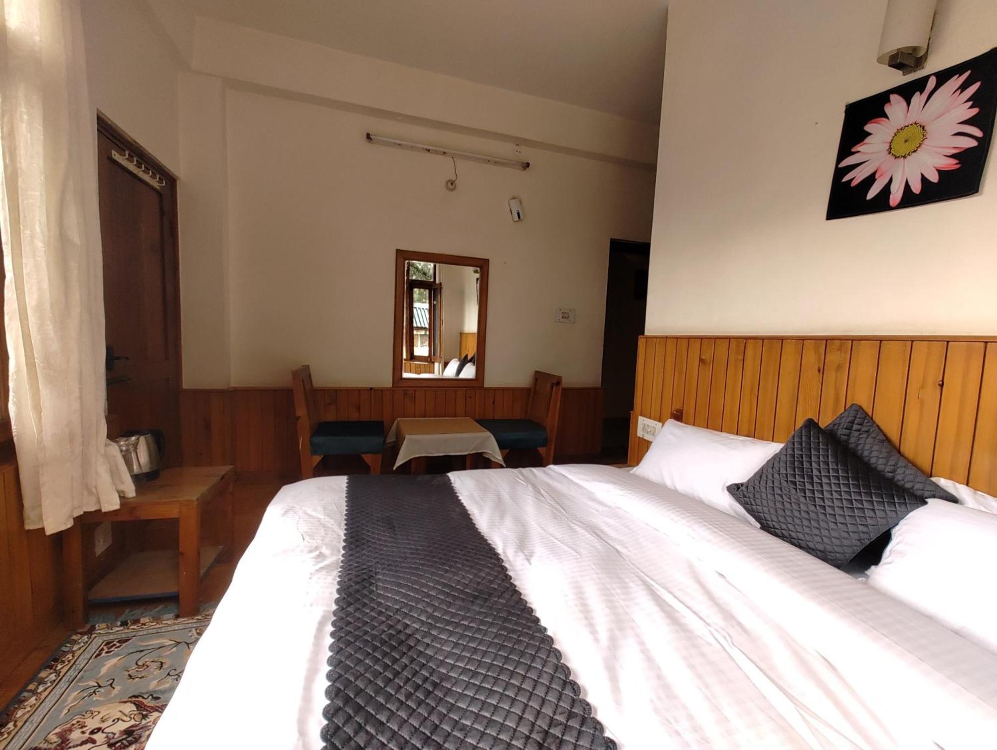 Homestay Tsukimi Homestay, Naggar, Manali *