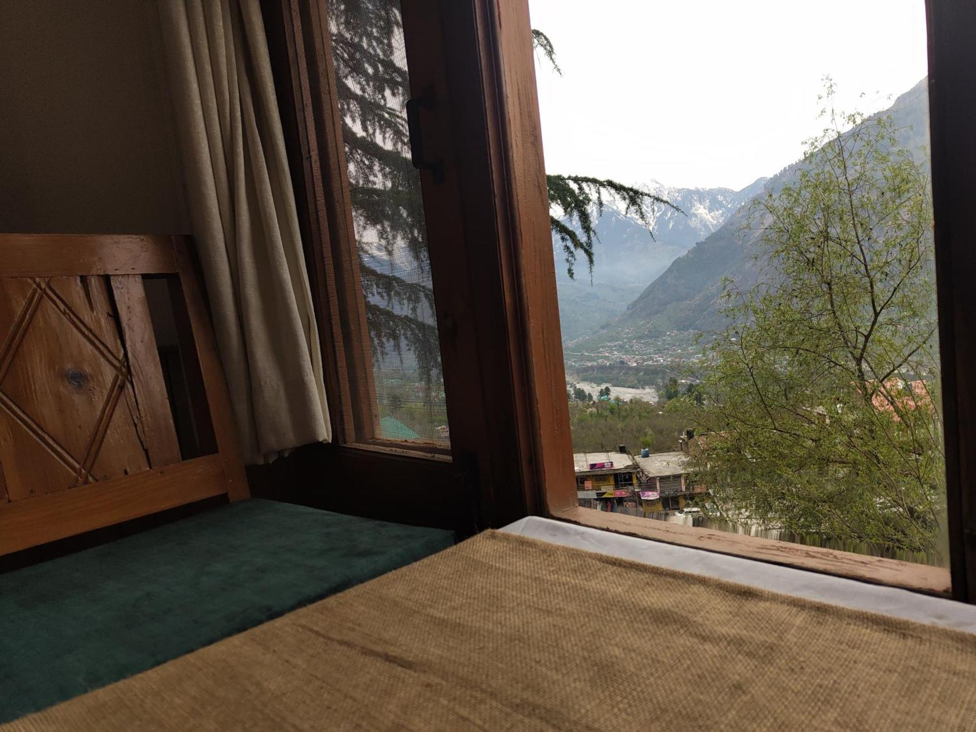Tsukimi Homestay, Naggar, Manali * Nagar (Himachal Pradesh)
