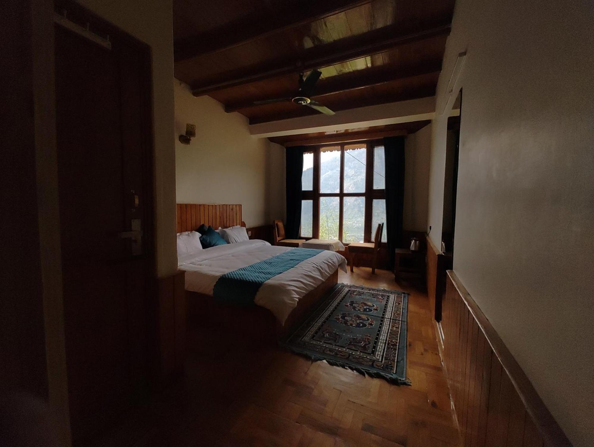 Tsukimi Homestay, Naggar, Manali Homestay *