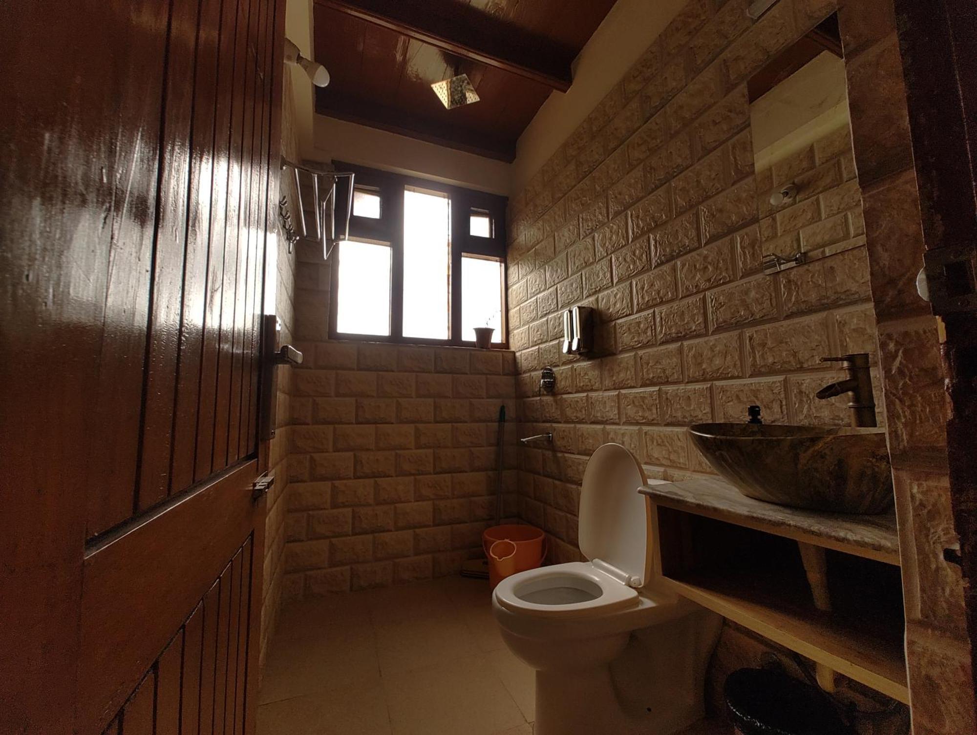 Tsukimi Homestay, Naggar, Manali Nagar (Himachal Pradesh)